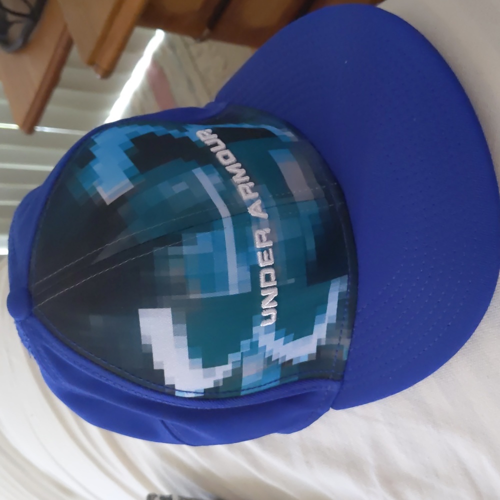 Under Armour Flex Fit Hat raised logo digital design Men's style 204458